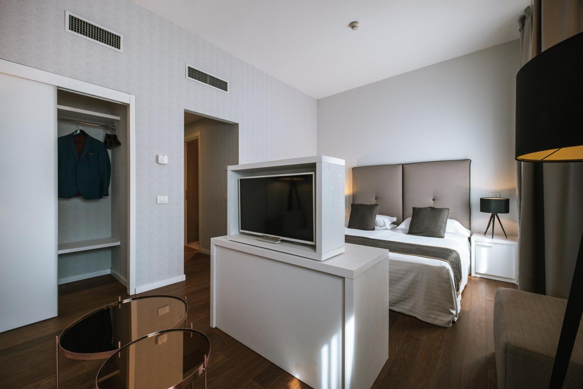Hotel De La Ville Riccione Zewnętrze zdjęcie