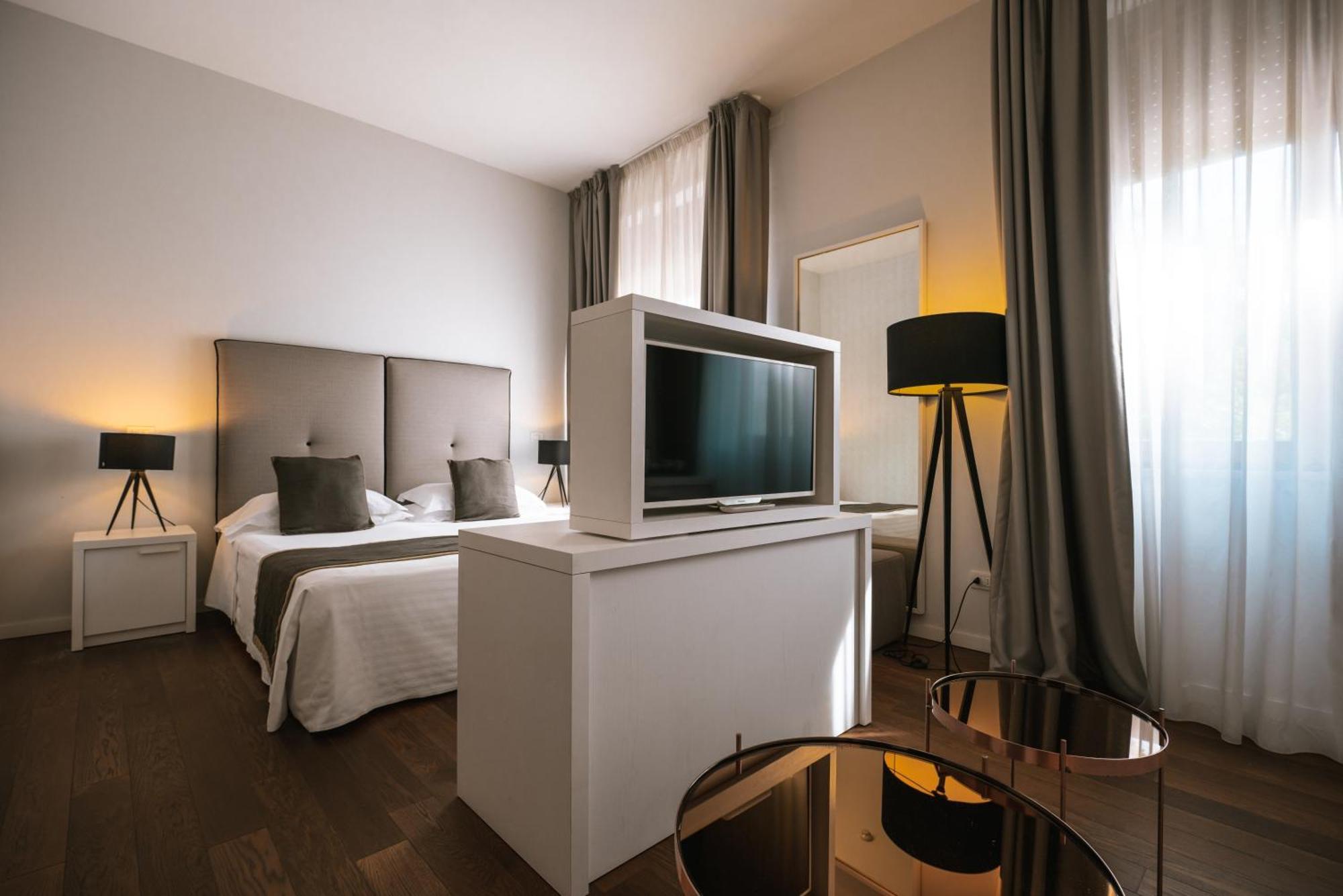 Hotel De La Ville Riccione Zewnętrze zdjęcie